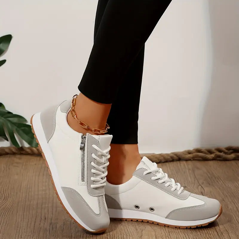 Eleganti scarpe donna per comfort. Suola stabilizzante e tallone rinforzato per supporto ottimale e benessere del piede.