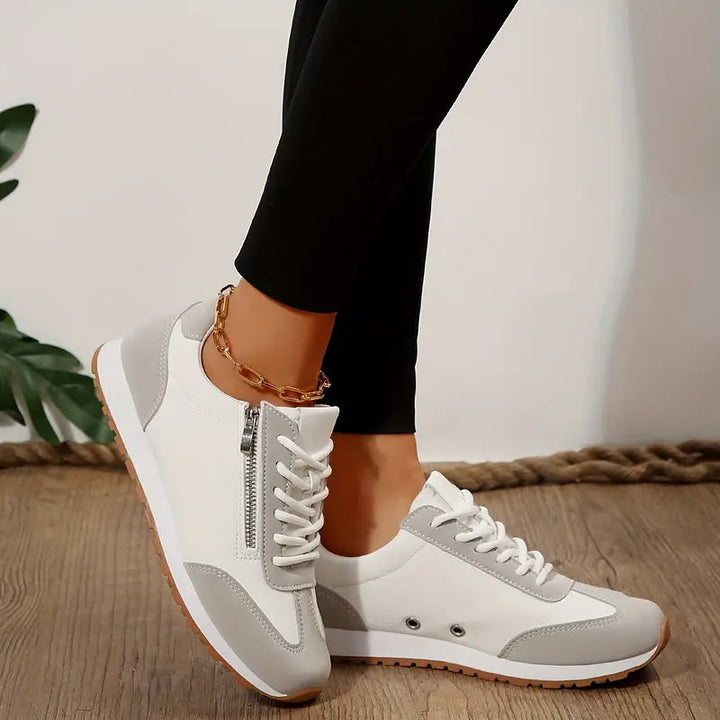 Eleganti scarpe donna per comfort. Suola stabilizzante e tallone rinforzato per supporto ottimale e benessere del piede.