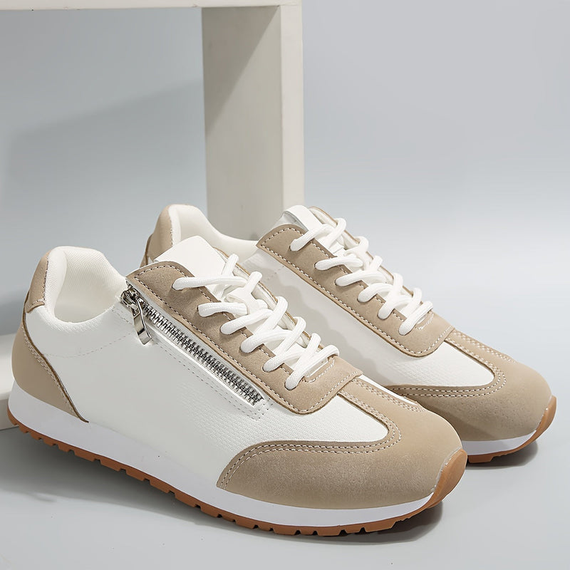 Dettaglio scarpe donna con innovativa suola stabilizzante. Sneakers eleganti per massimo supporto e benessere piede.