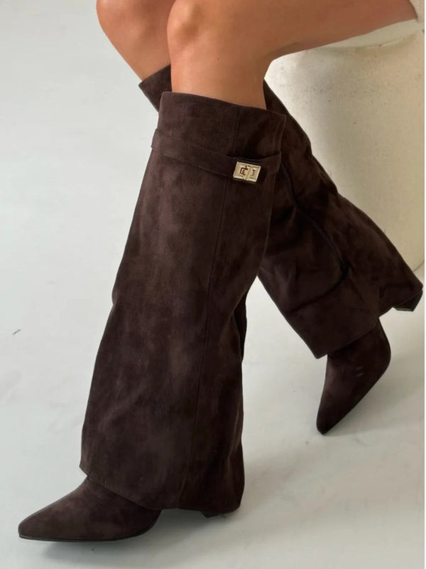 Calzature moda autunnale: stivali donna al ginocchio con soletta imbottita per massimo comfort.