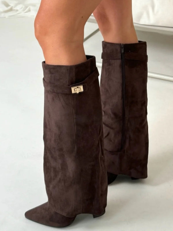 Stivali moda donna per l'autunno, comodi e caldi, ideali per ogni occasione quotidiana.
