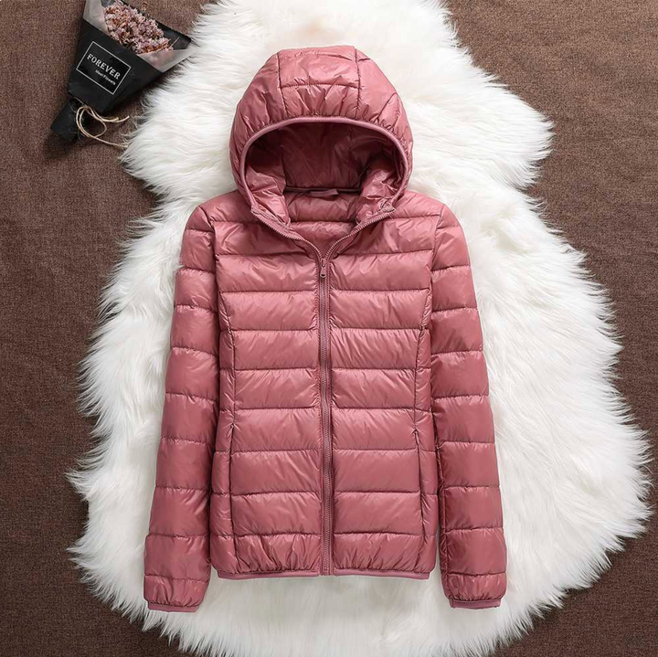 Piumino invernale donna impermeabile, caldo ma leggero. Perfetto per il comfort e lo stile casual nella moda donna.