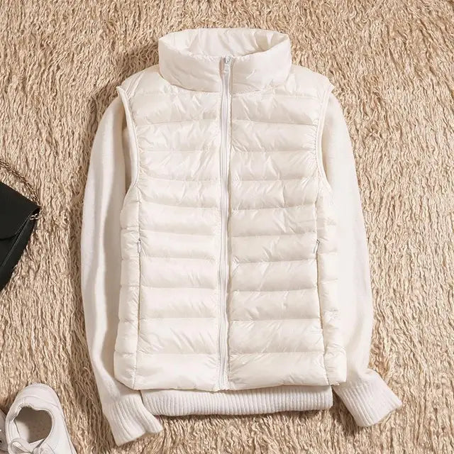 Gilet donna alla moda, senza maniche, ideale come strato leggero per il freddo autunnale.