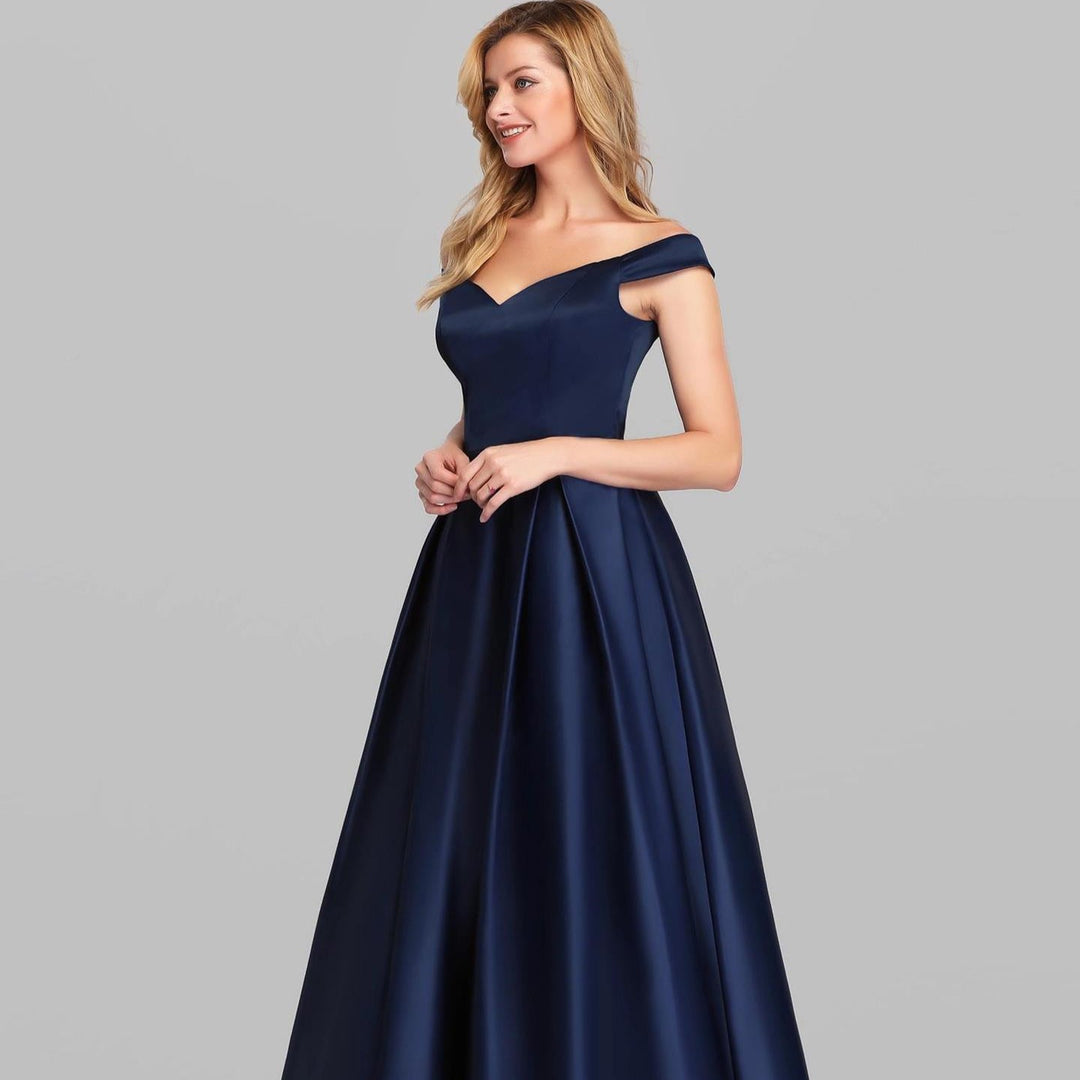 Vestito blu da sera lungo con scollo a V e vita alta. Abito elegante autunnale per cerimonie ed eventi speciali.