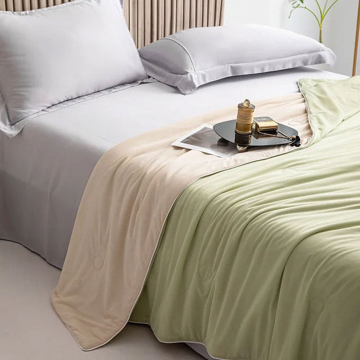 Morbida coperta rinfrescante per letto, ideale per sonno fresco, comfort anti sudore e relax estivo.