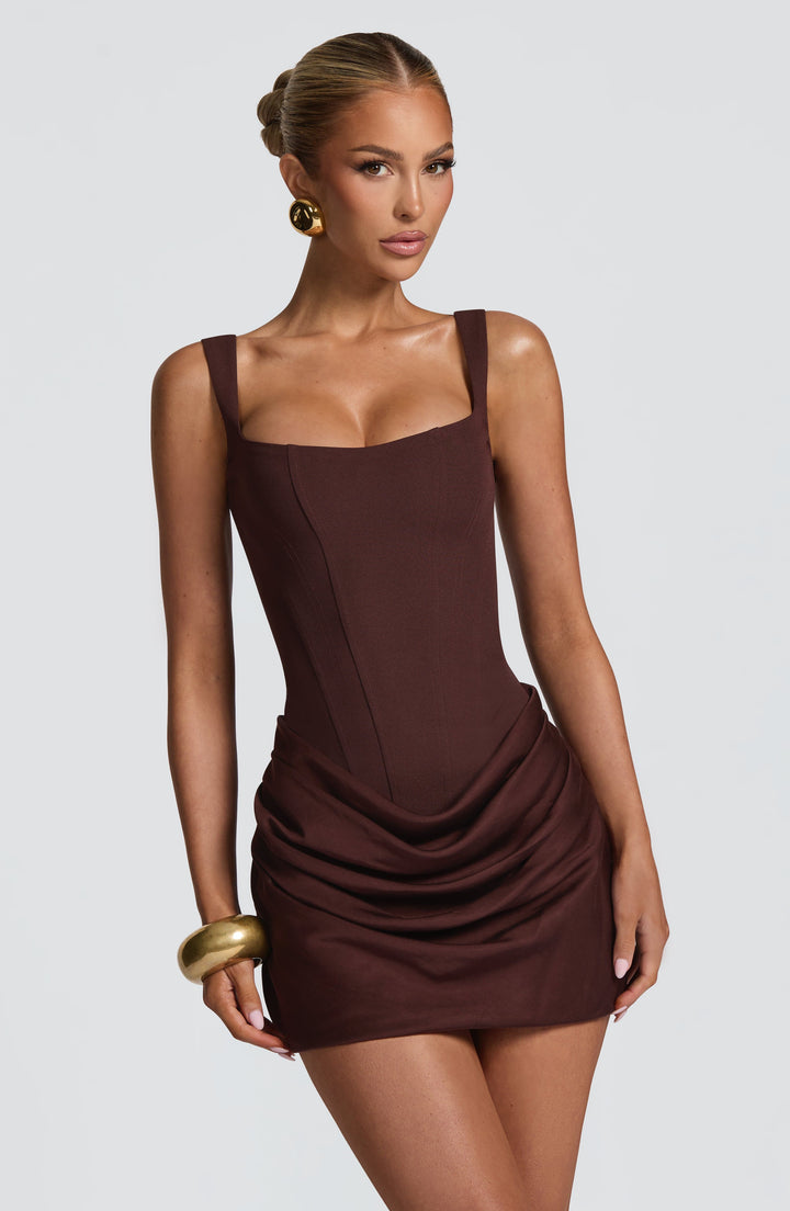 Vestito corto donna bodycon con seducente scollo quadrato e design raffinato, perfetto per una serata.