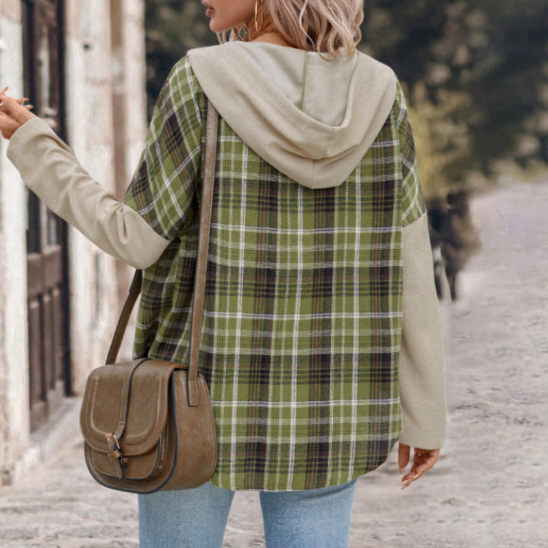 Camicia comoda donna a quadri verdi, taglio lungo e maniche lunghe, vestibilità ampia, per uno stile casual rilassato.
