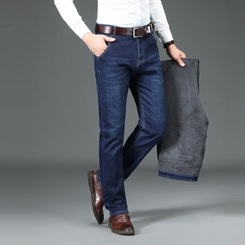Pantaloni invernali da uomo: jeans dritti perfetti per affrontare il freddo con comfort e stile casual.