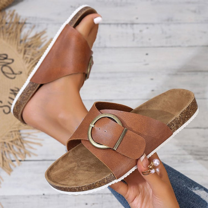 Scarpe donna basse slip-on casual ed eleganti, pantofole estive con dettaglio metallico per comfort.