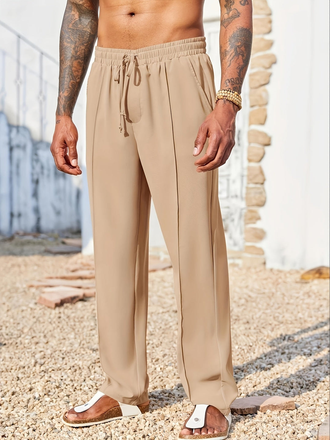 Pantaloni casual eleganti uomo, straight fit antipiega, essenziali per il guardaroba maschile moderno.