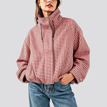 Giacca donna a quadri casual chic con collo rialzato e zip, perfetta per mezza stagione e stile urbano.