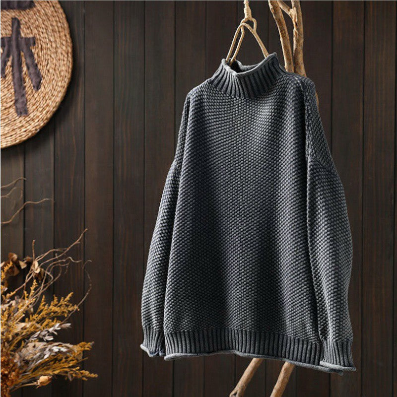 Moda invernale: maglione donna a maglia waffle beige, un capo essenziale, accogliente e chic.