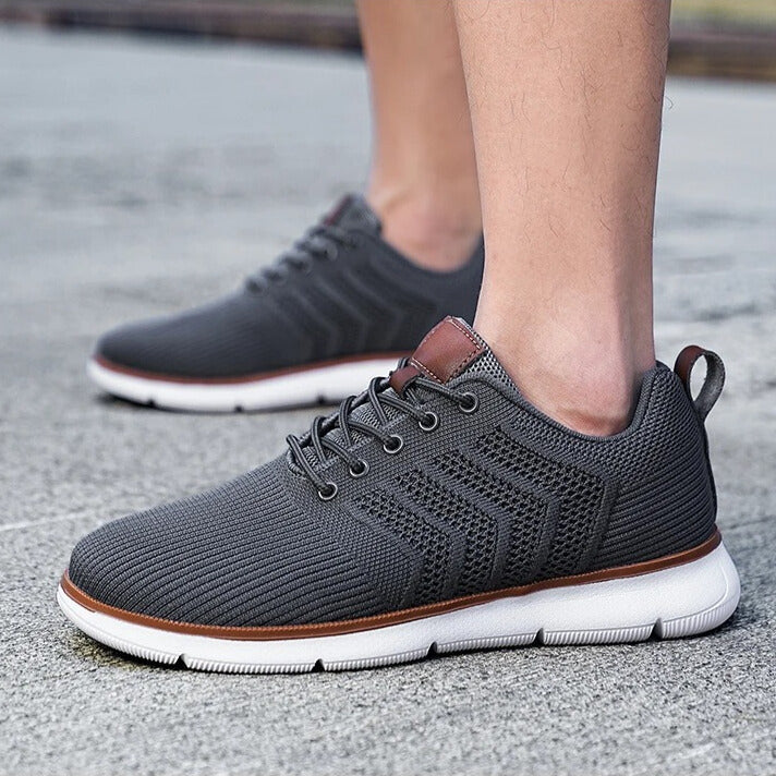 Sneakers uomo versatile, perfetta per chi cerca comfort, leggerezza e flessibilità.