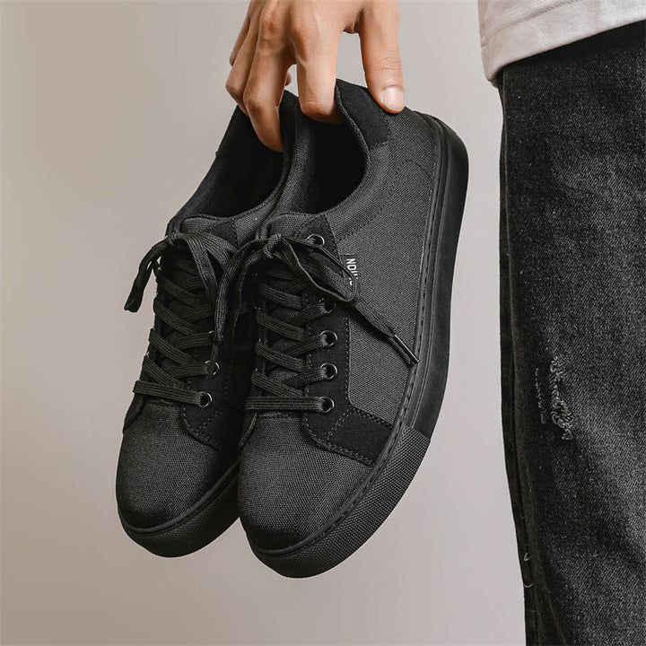Scarpe uomo sportive slip-on nere per comfort casual, ideali per passeggio e viaggio, disponibili anche in taglie grandi.