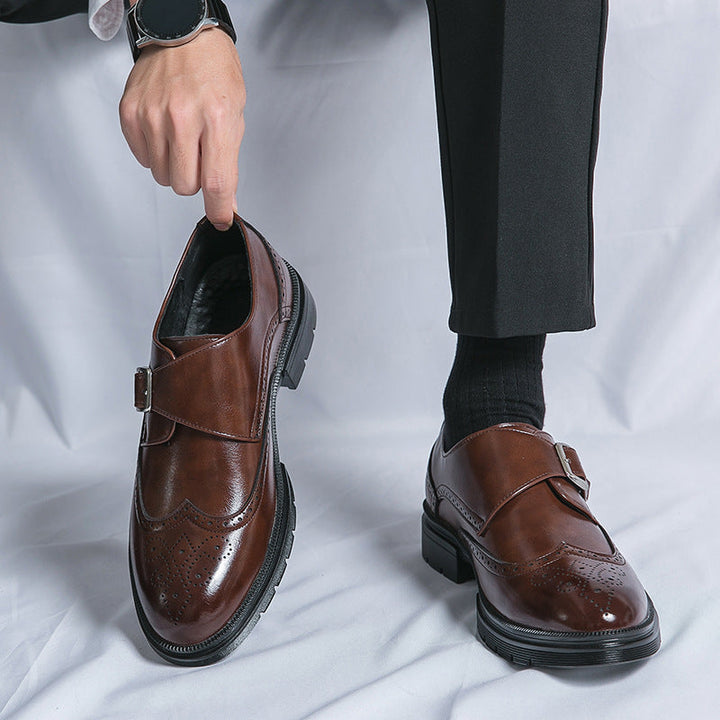 Scarpe monkstrap uomo eleganti senza lacci in pelle traspirante, ideali per outfit business o serate speciali.