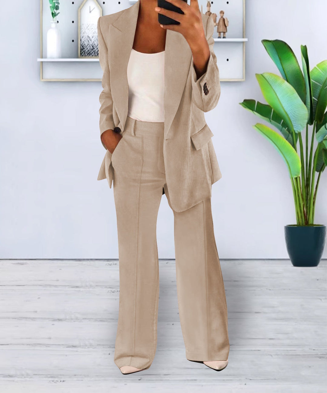 Set due pezzi blazer e pantaloni donna, perfetto per un outfit moda elegante e professionale.