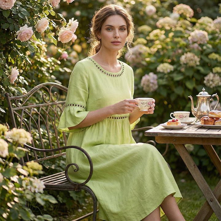 Vestito midi elegante da donna, con effetto contenitivo per una silhouette impeccabile. Perfetto per eventi speciali.
