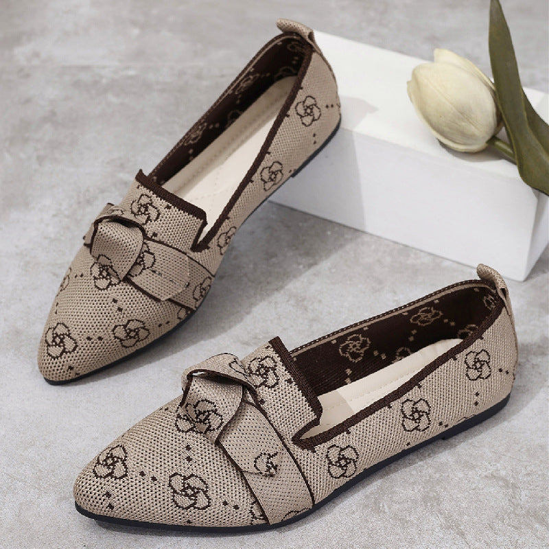 Scarpe basse donna con fiocco e punta affusolata, ballerine slip-on comode e di tendenza per un look sofisticato.