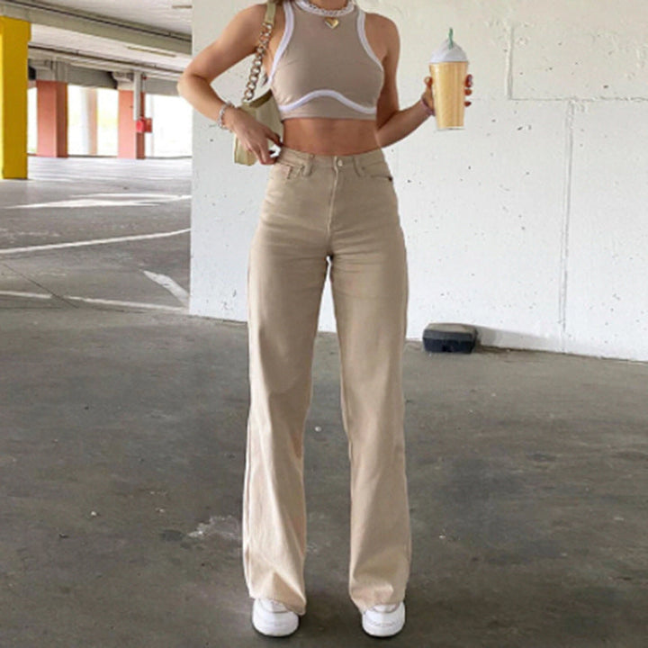 Jeans slim a zampa donna, vita alta. Pantaloni versatili per abbigliamento femminile, perfetti per ogni outfit.