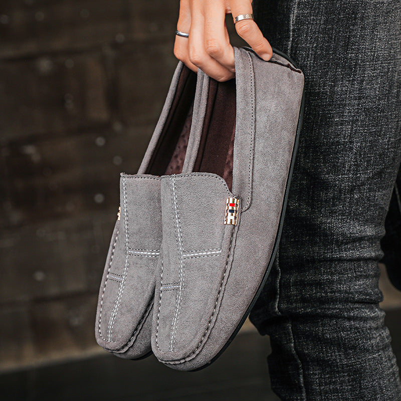 Calzature uomo mocassini marrone chiaro, scarpe eleganti casual senza lacci, perfette per un look sofisticato.