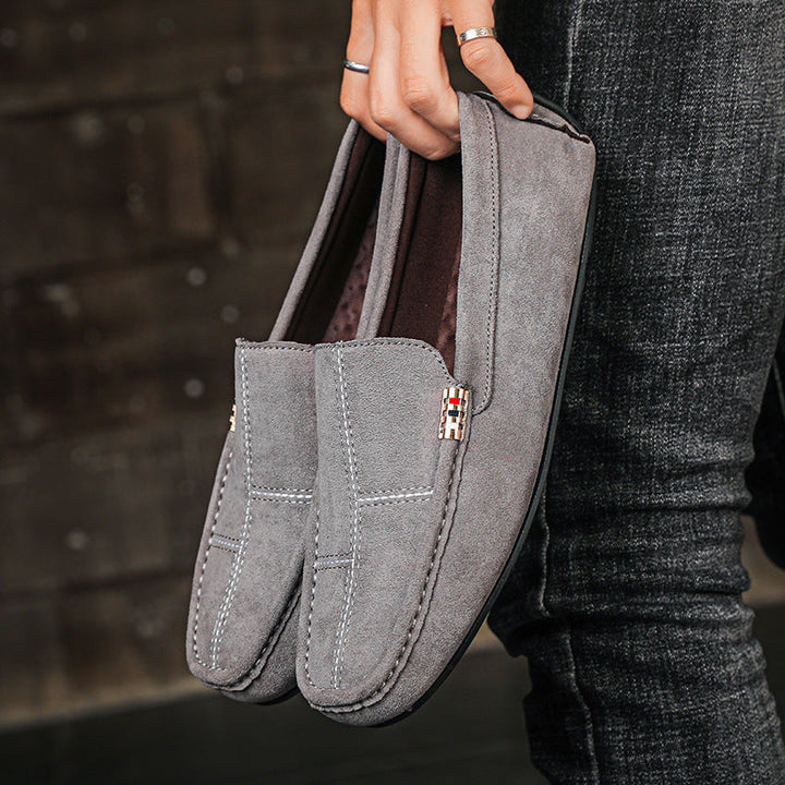 Calzature uomo mocassini marrone chiaro, scarpe eleganti casual senza lacci, perfette per un look sofisticato.
