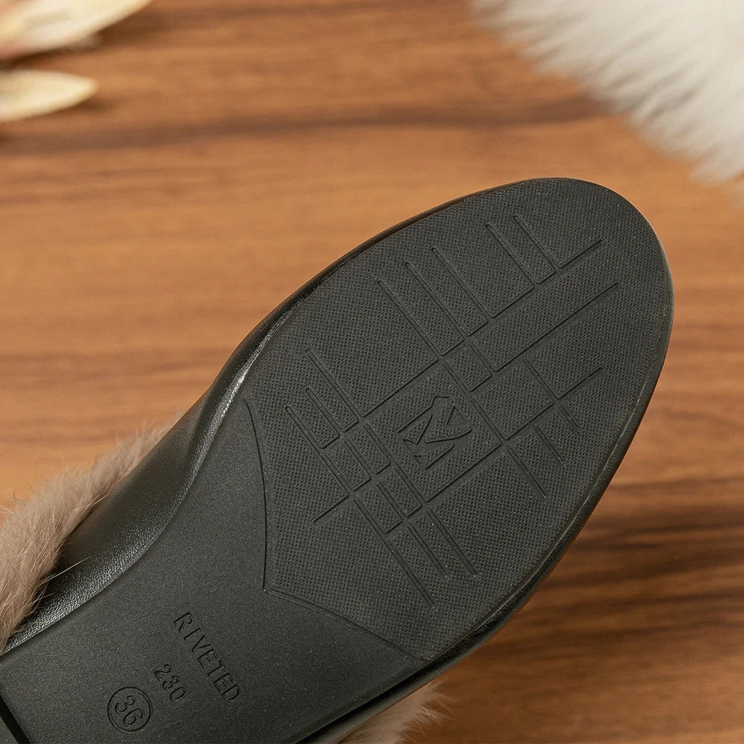 Mocassini donna, scarpe comode e versatili. Ideali per un look elegante o casual, un must per la moda quotidiana.