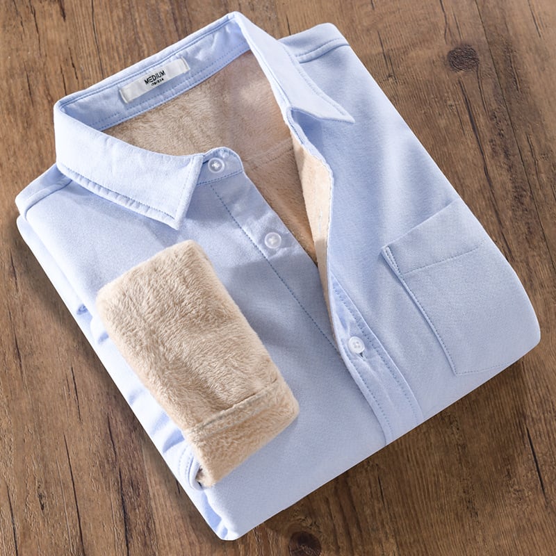 Camicia versatile da uomo a maniche lunghe, ideale per un look casual o elegante. Essenziale per la moda maschile.
