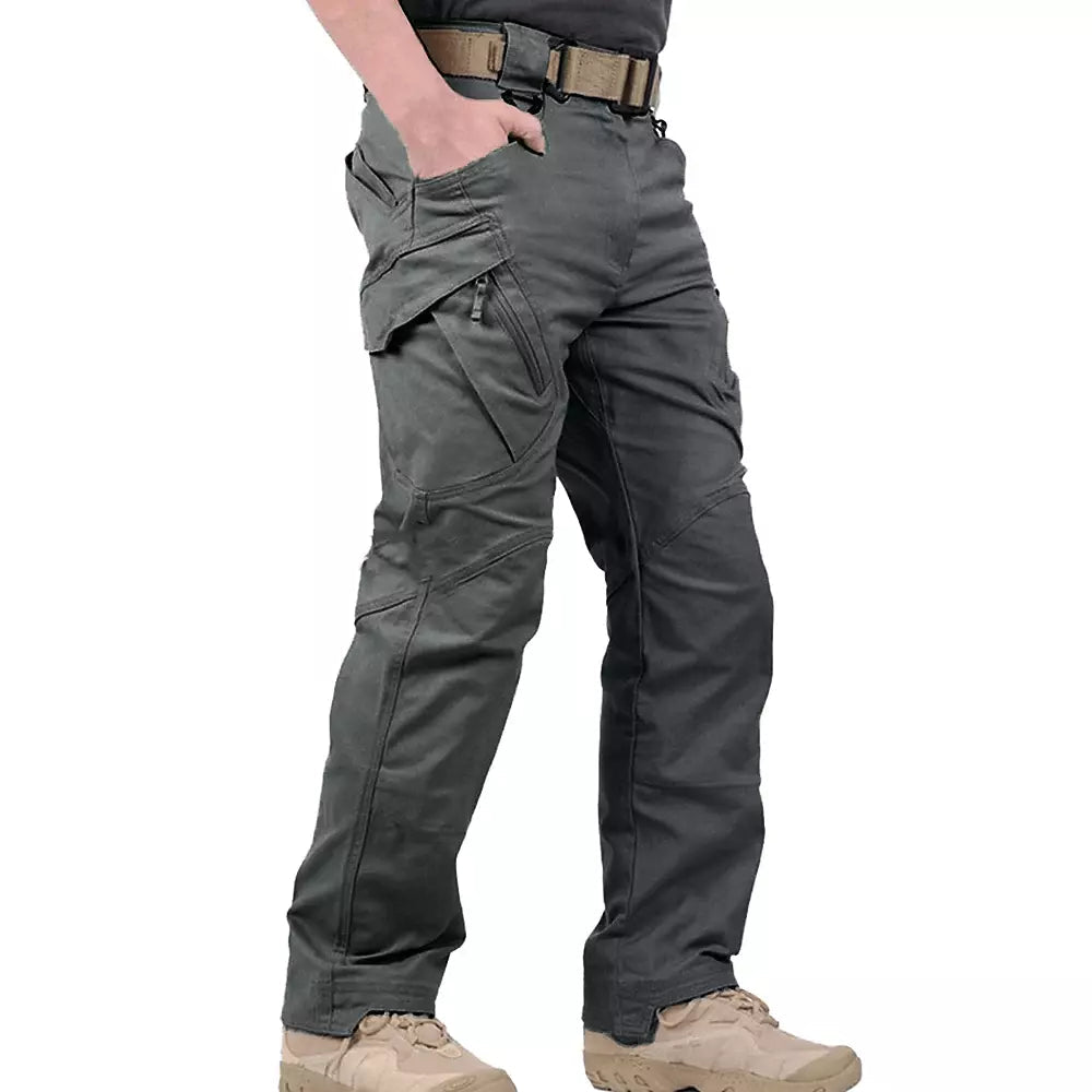 Pantaloni tattici uomo per tutte le stagioni, resistenti ad acqua e usura outdoor.