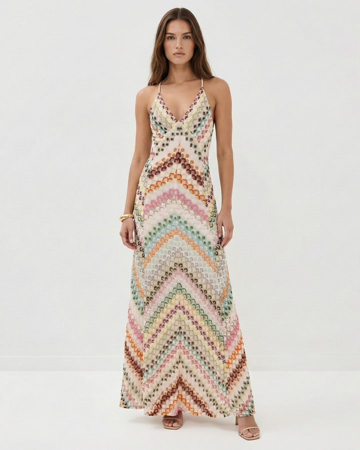 Abito maxi crochet donna estivo leggero con schiena scoperta, perfetto per mare e vacanze.