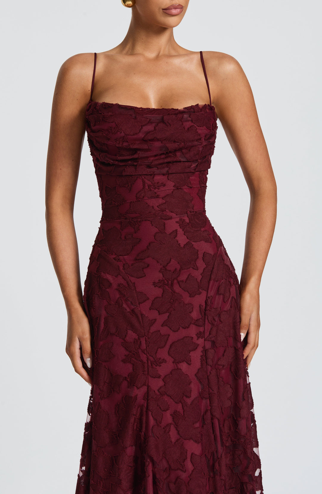 Vestito donna floreale per vacanze, maxi, scollo a cascata e schiena con laccio decorativo.