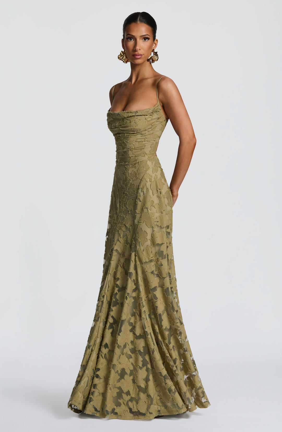Maxi dress floreale femminile, scollo drappeggiato e particolare laccio posteriore, vestito fluido.