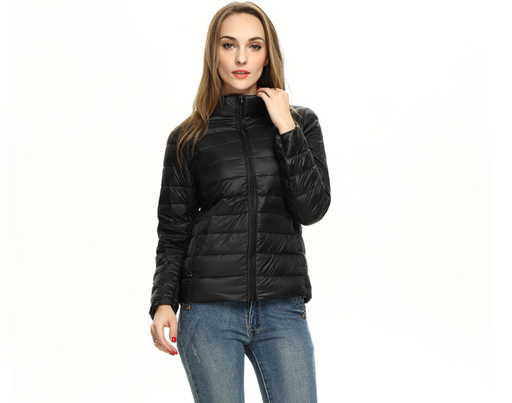 Piumino donna confortevole e traspirante, ideale per le temperature variabili primaverili.