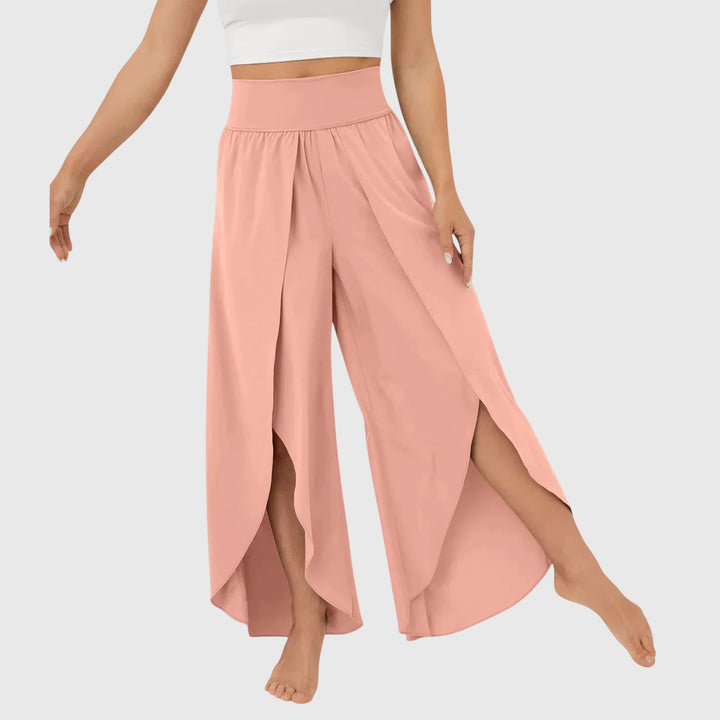 Pantaloni da donna leggeri e comodi a gamba larga, ideali per vacanze estive al mare o in città.