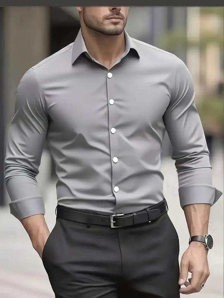 Camicia slim fit da uomo, manica lunga, per un abbigliamento elegante e di tendenza.