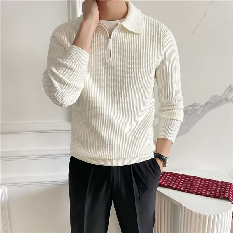 Maglione uomo bianco a mezza zip, pullover invernale comodo e abbigliamento maschile elegante e casual.