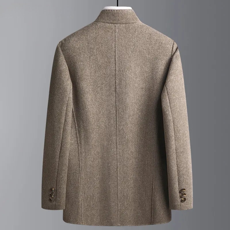 Cappotto invernale da uomo reversibile. Ideale per un look formale o casual, massima versatilità.