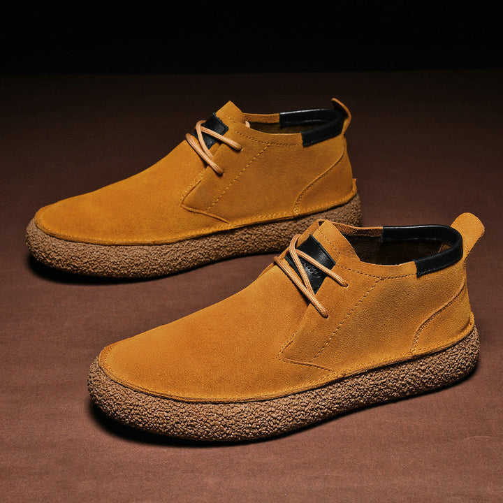 Scarpe uomo casual sneakers a metà caviglia con lacci, ideali per comfort e stile quotidiano e passeggio.