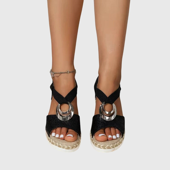 Sandali slip-on donna eleganti, con supporto plantare che garantisce comfort ideale per passeggiate.