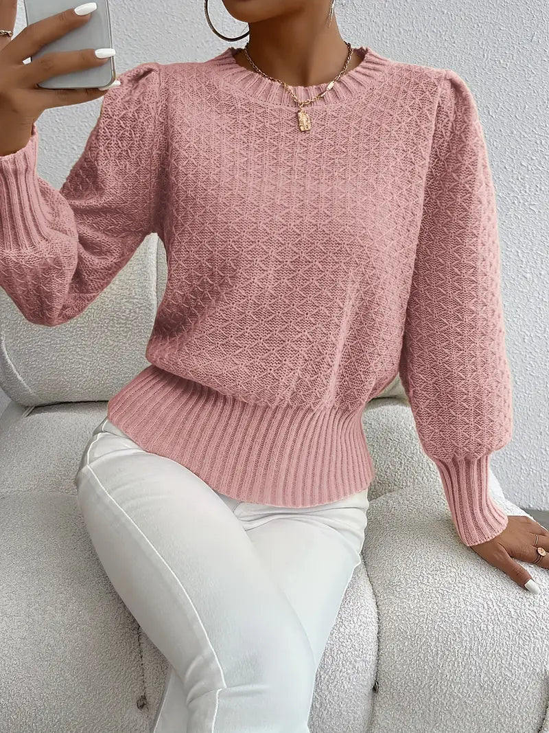 Maglione verde donna con maniche a sbuffo, stile lavorato a maglia. Pullover girocollo, moda femminile versatile.