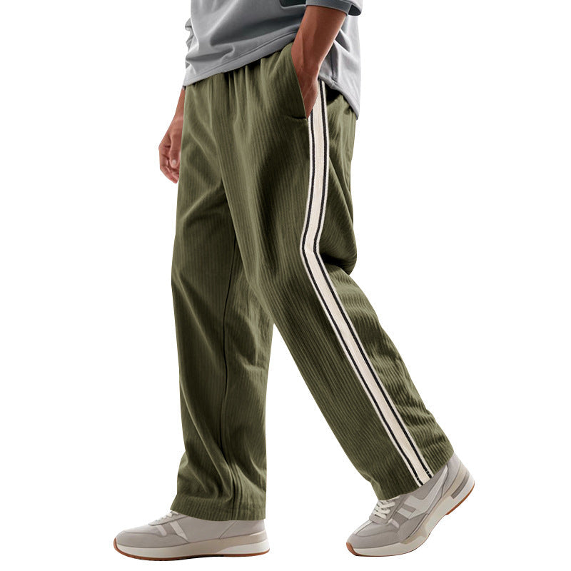 Pantaloni smart uomo a gamba dritta con motivo a righe, per uno stile contemporaneo.