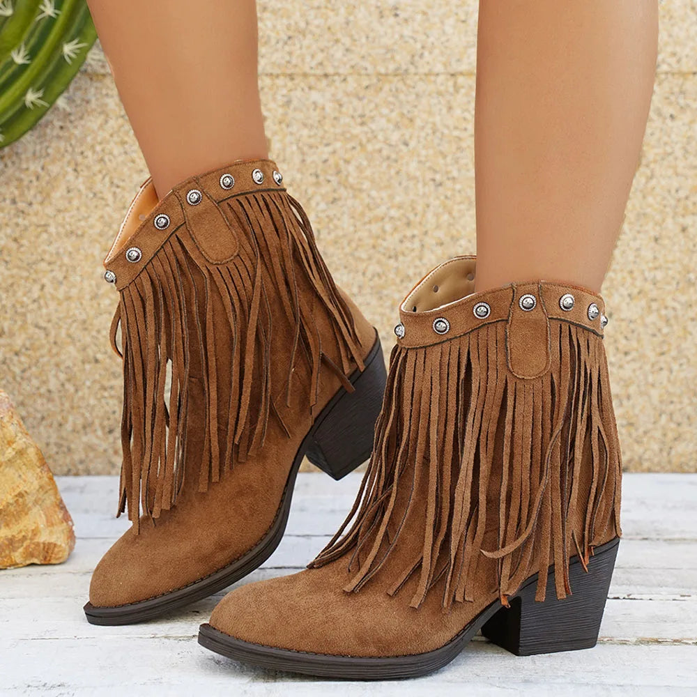 Stivaletti western sintetici neri da donna, con frange e tacco largo, versatili per outfit eleganti o casual.