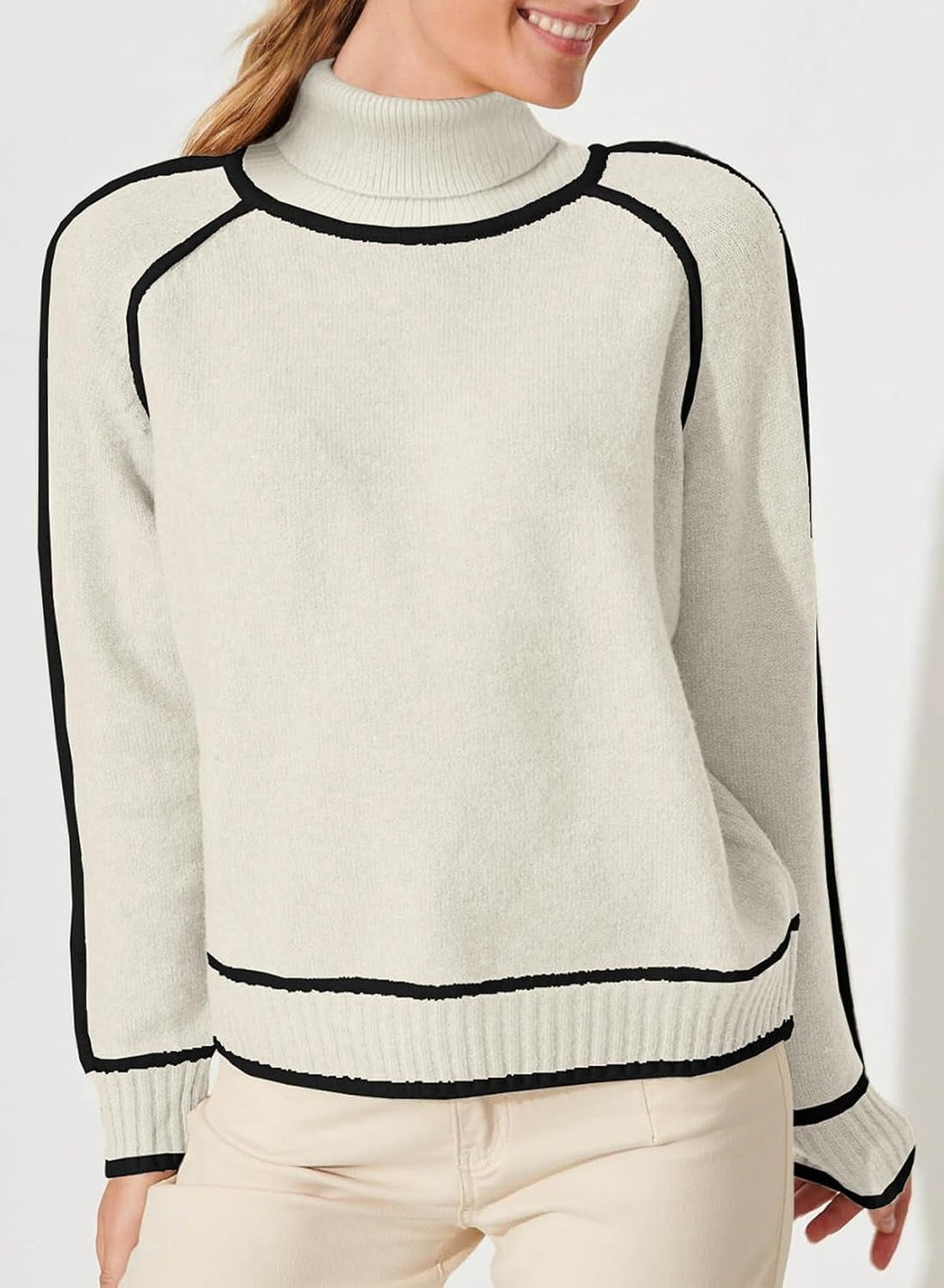 Maglione pullover donna a collo alto, tinta unita. Maniche lunghe, perfetto per outfit casual o elegante invernale.