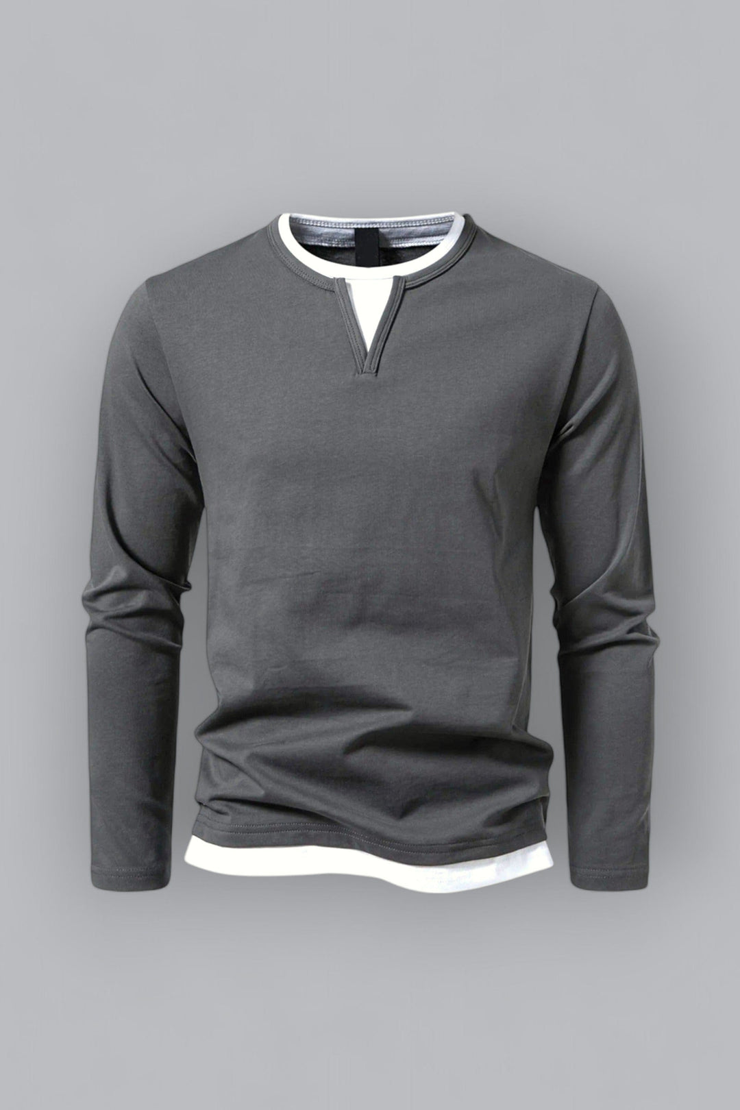 Polo uomo maniche lunghe con effetto a strati, casual ed elegante per un look maschile versatile.