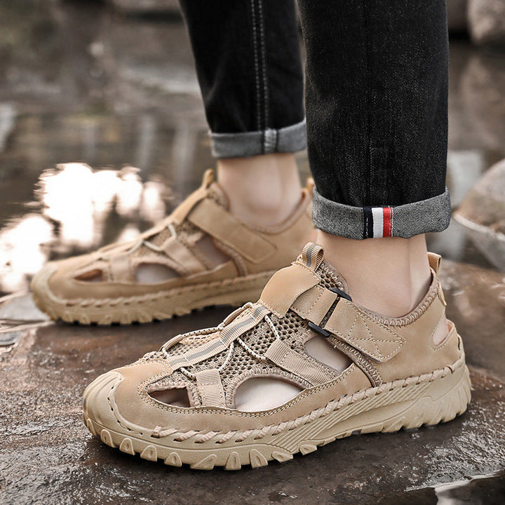 Comodi sandali uomo estivi regolabili con chiusura a strappo, perfetti per viaggio, passeggio e look casual.