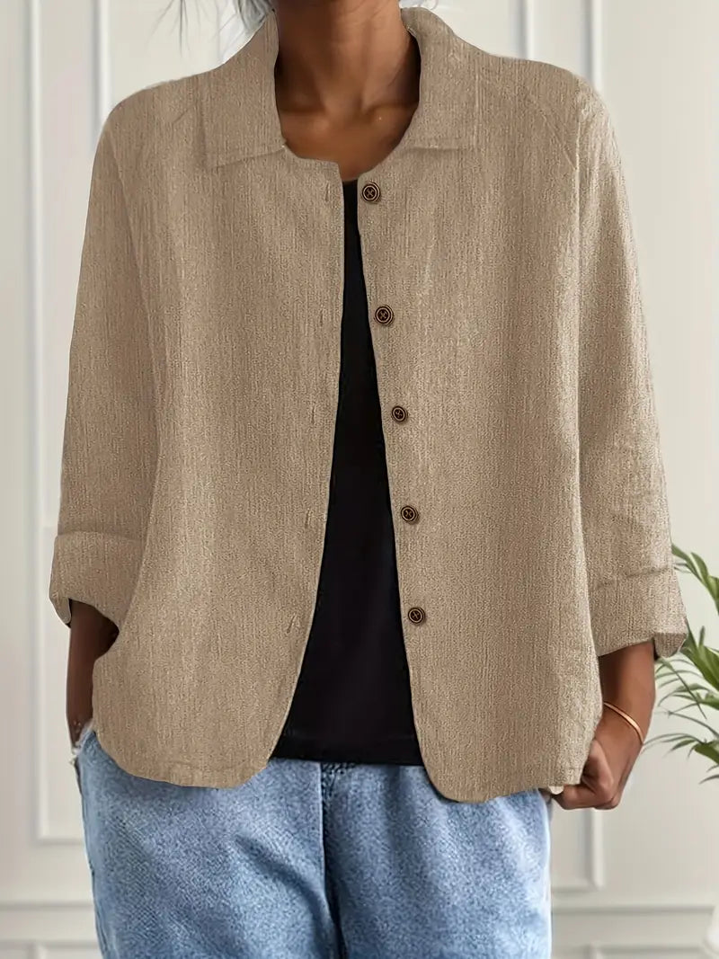 Blusa giacca donna abbottonata, maniche tre quarti, vestibilità comoda e versatile. Ideale per ogni giorno.