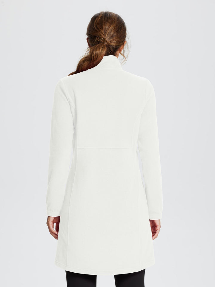 Vestito donna midi invernale. Mezza zip, collo alto e tasca. Moda casual e calda per l'autunno.