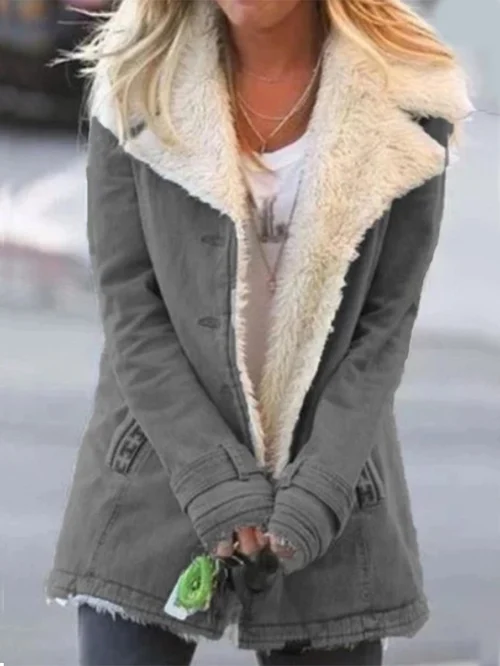 Giacca donna invernale antivento con cerniera, calda e confortevole per affrontare il freddo con stile.