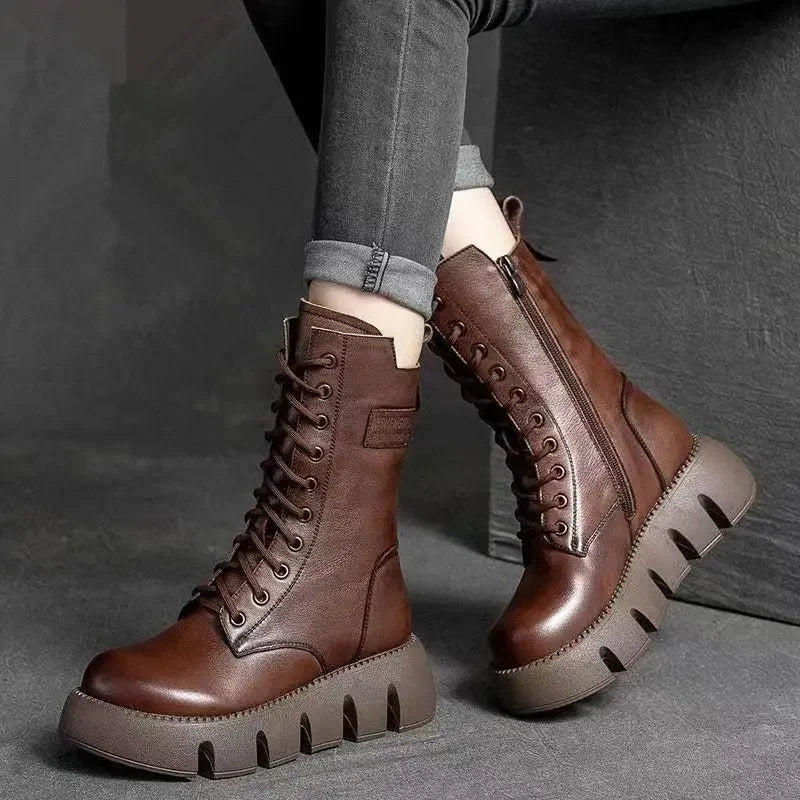 Stivali donna slip-on neri invernali, calzata ampia con supporto arco piede. Comodi e antiscivolo per comfort quotidiano.