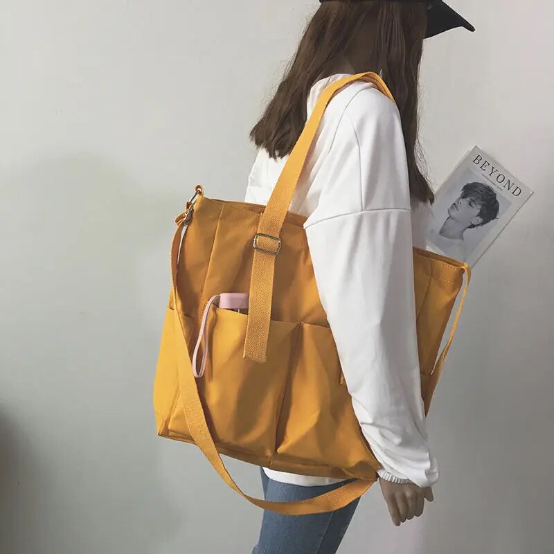 Borsa tote grande donna multicolore, perfetta per città, shopping o uso quotidiano. Pratica ed elegante.