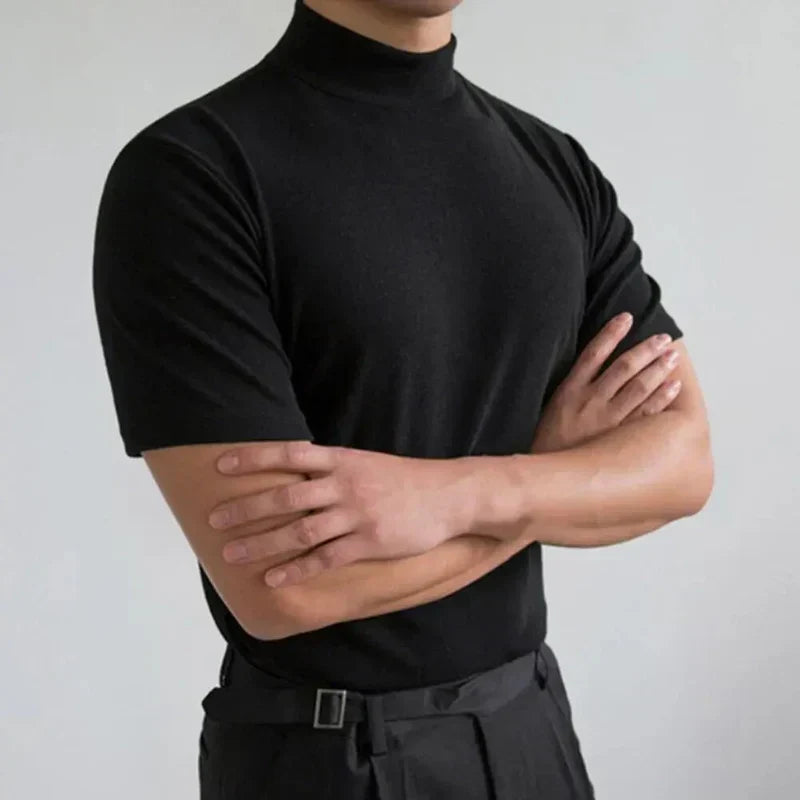 Maglietta uomo collo alto versatile per autunno inverno, ideale per look casual o eleganti. Vestibilità comoda, moda maschile.